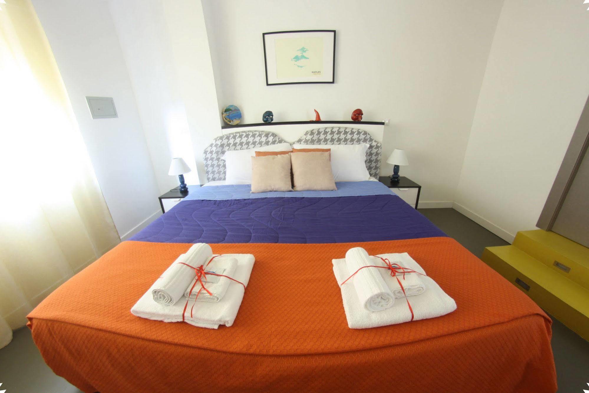 B&B Sirena Partenope เนเปิลส์ ภายนอก รูปภาพ