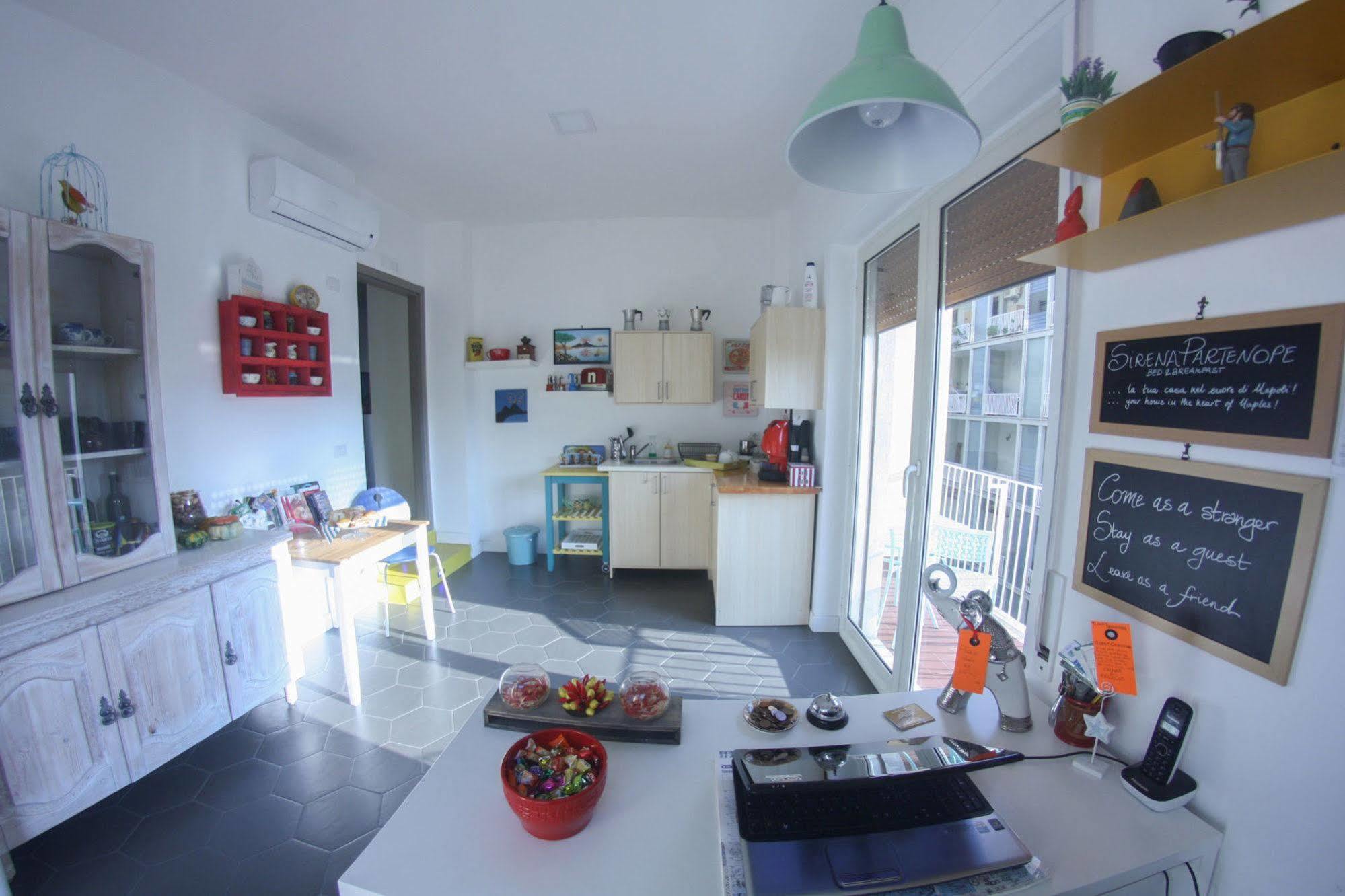 B&B Sirena Partenope เนเปิลส์ ภายนอก รูปภาพ
